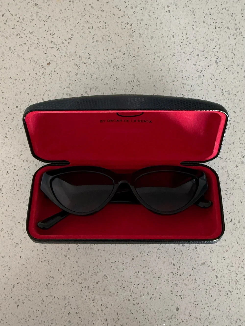 Oscar de la Renta Black Cat-Eye Sunglasses with Dark Lenses